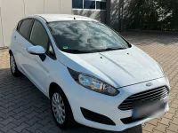 Gebraucht Ford Fiesta 80 PS (58 kW) 2013 Weiß Kleinwagen