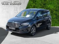 Neu Mercedes T180 Progressive 131 PS (96 kW) 2025 Schwarz Van / Kleinbus