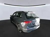Gebraucht VW Tiguan Life 150 PS (110 kW) 2021 Uranograu/cinza urano SUV