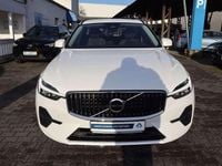 Gebraucht Volvo XC60 Core 197 PS (144 kW) 2022 Crystal white SUV