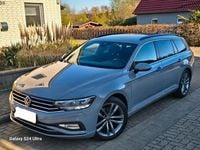 Gebraucht VW Passat R-line 200 PS (147 kW) 2022 Grau Kombi