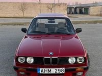 Gebraucht BMW 324 86 PS (63 kW) 1991 Rot Limousine