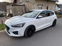 Używany Ford Focus ST-Line 150 KM (110 kW) 2020 Biały Sedan/Limuzyna