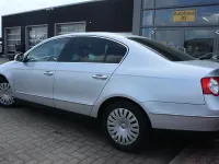 Second-hand VW Passat Highline 150 CP (110 kW) 2005 Argintiu Berlinǎ
