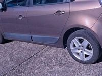 Gebraucht Renault Scénic III Dynamique 110 PS (80 kW) 2013 Braun Van / Kleinbus