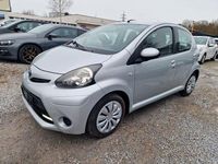 Gebraucht Toyota Aygo Cool 68 PS (50 kW) 2013 Silber Kleinwagen