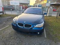 Gebraucht BMW 530 215 PS (158 kW) 2004 Blau Kombi