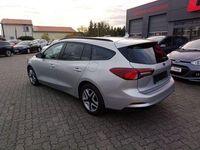 Gebraucht Ford Focus 125 PS (91 kW) 2022 Silber Limousine