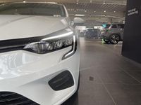 Gebraucht Renault Clio V Intens 91 PS (66 kW) 2022 Weiß Limousine