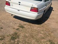Gebraucht Ford Escort 90 PS (66 kW) 1996 Weiß Limousine