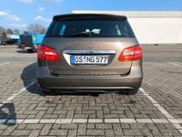 Gebraucht Mercedes B180 Edition 1 109 PS (80 kW) 2012 Braun Van / Kleinbus
