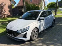 Gebraucht Hyundai i20 Trend 101 PS (74 kW) 2024 Weiß Kleinwagen