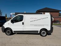 Second-hand Opel Vivaro 98 CP (72 kW) 2004 Alb Monovolum