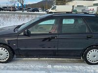Gebraucht Volvo V40 Comfort 102 PS (75 kW) 2003 Schwarz Limousine