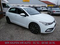 Gebraucht VW Golf VIII Active 150 PS (110 kW) 2021 Weiß Limousine