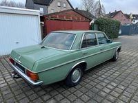Gebraucht Mercedes W115 1973 Grün Limousine