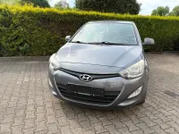 Gebraucht Hyundai i20 75 PS (55 kW) 2014 Grau Kleinwagen