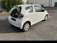 Gebraucht Toyota Aygo 68 PS (50 kW) 2014 Weiß Kleinwagen