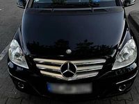 Gebraucht Mercedes 180 109 PS (80 kW) 2009 Schwarz Limousine