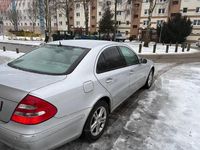 Gebraucht Mercedes E220 150 PS (110 kW) 2002 Andere farben Limousine