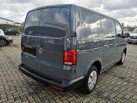 Gebraucht VW Transporter 90 PS (66 kW) 2024 Grau Van