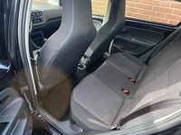 Second-hand VW up! Basis 65 CP (47 kW) 2017 Negru Hatchback