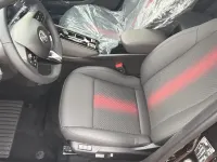 Neu Alfa Romeo Junior 136 PS (100 kW) 2025 Nero tortona SUV