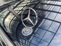 Gebraucht Mercedes E240 Avantgarde 170 PS (125 kW) 1999 Schwarz Limousine