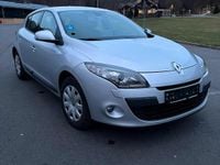 Gebraucht Renault Mégane III 110 PS (80 kW) 2009 Silber Kombi