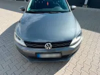 Gebraucht VW Jetta 105 PS (77 kW) 2011 Grau Limousine