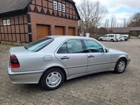Gebraucht Mercedes C200 Elegance 136 PS (100 kW) 1997 Silber Limousine