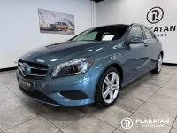 Gebraucht Mercedes A180 Style 122 PS (89 kW) 2013 Blau Limousine