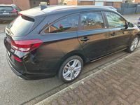Gebraucht Hyundai i30 120 PS (88 kW) 2022 Schwarz Kombi