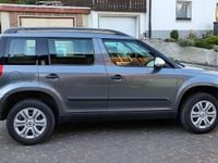 Usado Skoda Yeti Drive 110 HP (80 kW) 2017 Cinzento SUV