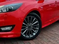 Usata Ford Focus ST-Line 140 CV (102 kW) 2018 Rosso Station wagon