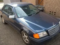 Gebraucht Mercedes C180 122 PS (89 kW) 1994 Blau Limousine