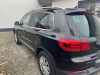 Gebraucht VW Tiguan LOUNGE 150 PS (110 kW) 2015 Schwarz SUV