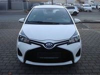 Gebraucht Toyota Yaris Hybrid 101 PS (74 kW) 2015 Weiß Limousine