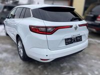 Gebraucht Renault Mégane GrandTour Life 116 PS (85 kW) 2019 Gletscherweiss Kombi