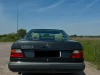 Gebraucht Mercedes 220 150 PS (110 kW) 1993 Schwarz Coupé