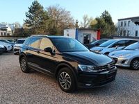 Gebraucht VW Tiguan Sound 125 PS (91 kW) 2017 Schwarz (metallic) SUV