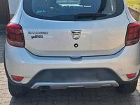 Gebraucht Dacia Sandero 90 PS (66 kW) 2018 Silber Kleinwagen