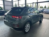 Gebraucht VW T-Roc 150 PS (110 kW) 2025 Grau SUV