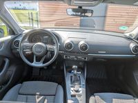 Second-hand Audi A3 116 CP (85 kW) 2018 Albastru Berlinǎ