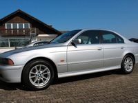 Gebraucht BMW 525 Sport Line 192 PS (141 kW) 2001 Silber Limousine