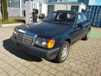 Gebraucht Mercedes E260 160 PS (117 kW) 1987 Blau Limousine