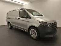 Gebraucht Mercedes Vito 163 PS (119 kW) 2024 Hightechsilber metallic Van