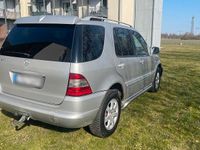 Gebraucht Mercedes ML320 218 PS (160 kW) 2001 Silber SUV