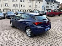 Gebraucht Opel Astra Selection 105 PS (77 kW) 2016 Blau Limousine