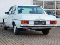 Gebraucht Mercedes 200/8 95 PS (69 kW) 1975 Weiß Limousine
